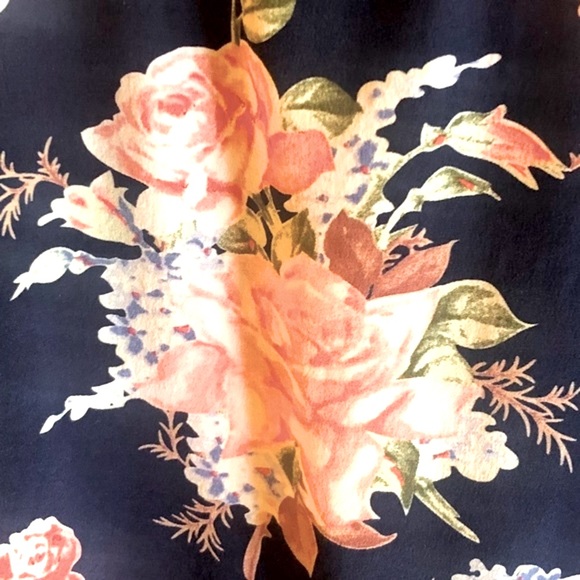 Joie racer back Navy Floral Silk Tank Top Blouse with feminine scallop d… - Picture 2 of 8